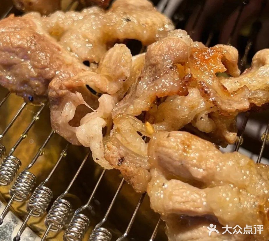 西塔老太太泥炉烤肉，肉食者的天堂来啦！🎉
