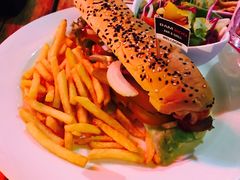 汉堡-Bamboo Bar & Grill Restaurant