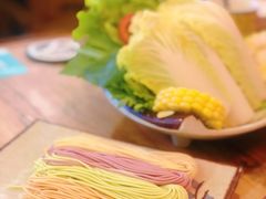 -毛辣果·贵州红酸汤牛肉火锅(西单店)