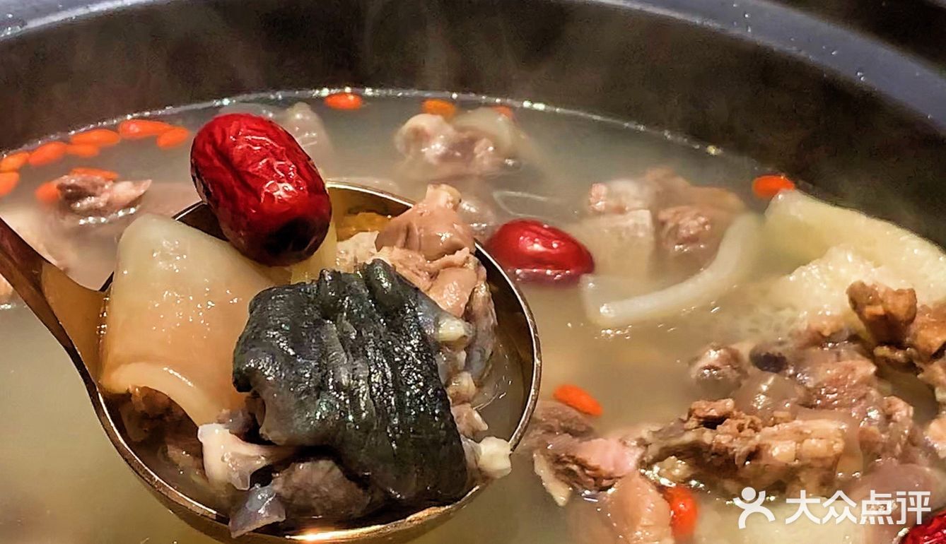♨️在喜欢的地方和喜欢的人享受喜欢的湘菜｜2046湘味厨房