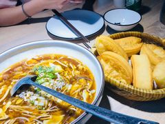 小油条配酸辣汤-味莊·青岛菜(云霄路店)