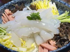 -马路牙子烧烤馄饨酒馆(望京店)