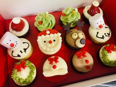 圣诞奇遇迷你12个装杯蛋糕礼盒-派悦坊·甜品·蛋糕(日坛店)