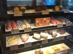 面包甜点陈列柜-麦当劳(杭州庆春路店)