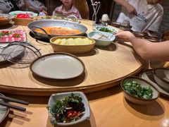 -野山舂·贵州现舂酸汤火锅(鸿通城店)