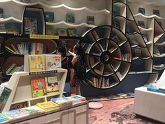 -钟书阁(群光广场店)