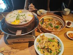 -帅巴人舅母子腊蹄民俗村