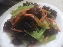 招牌美食-冯记白土岗辣子鸡
