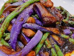 豆角焖茄子-乔家小院•本地小海鲜•非遗驴肉(万年泉路店)