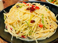 酸辣土豆丝-叶派龙虾•招牌香辣蟹·海鲜(中海国际店)