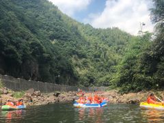 -安吉龙王山峡谷漂流