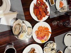 -广州万富希尔顿酒店·感趣自助餐厅·金秋蟹宴生蚝海鲜刺身
