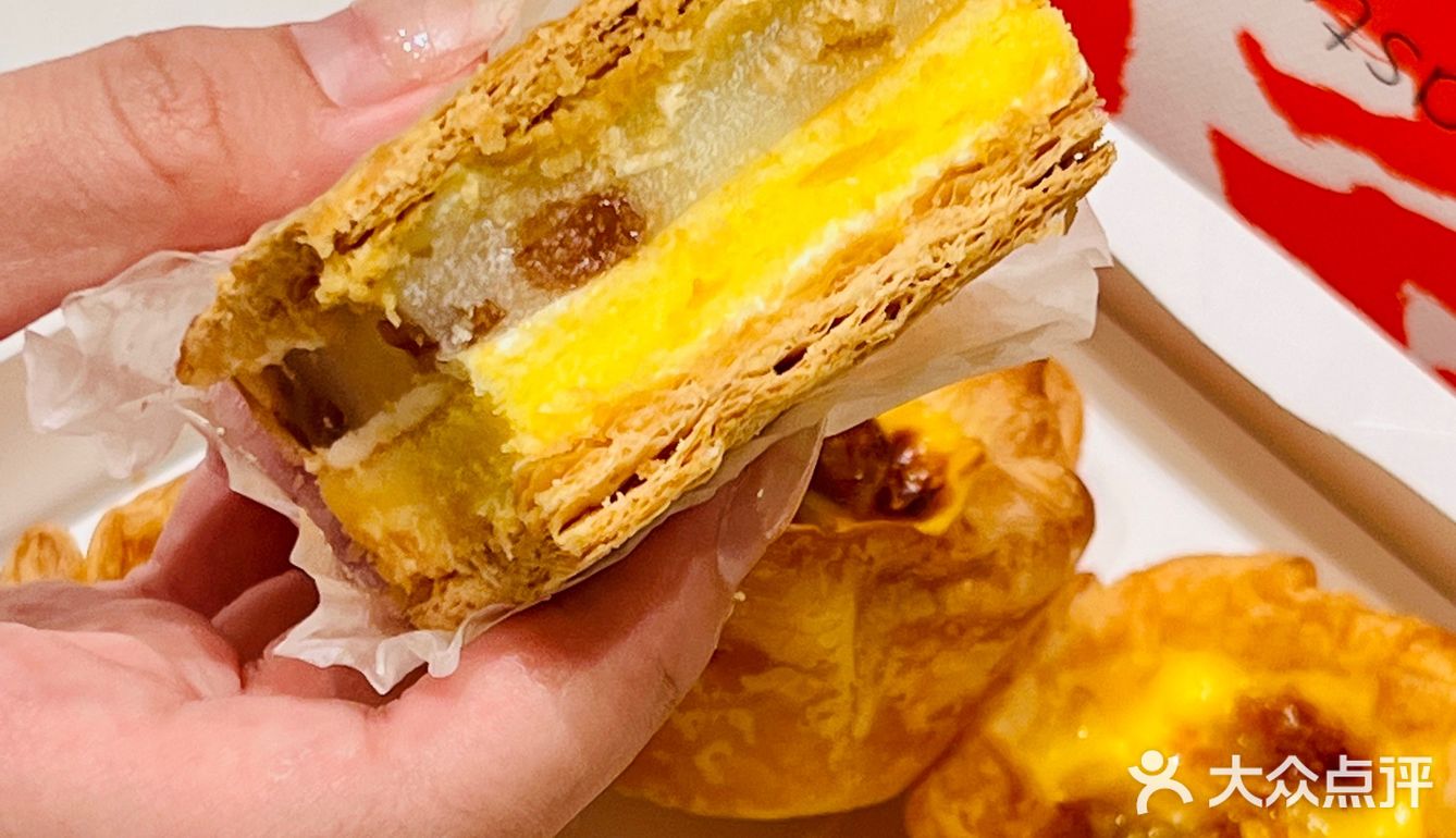 为啥这家糕点店最近的风席卷深圳❓虎头局只要打卡就送大包饼干❗️