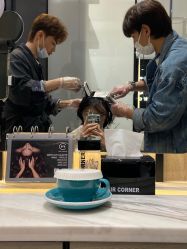 -HAIR CORNER