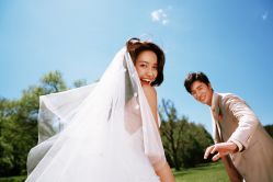 -雪中彩影婚纱摄影·微光艺术中心