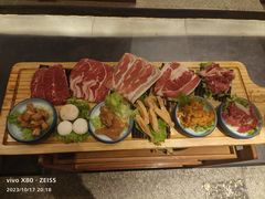 -明洞阿姨·韩式酱蟹烤肉·创意料理(三元桥店)