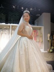 -Lady  Jane高端婚纱礼服馆