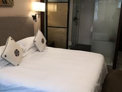 -杭州西湖艺联君亭酒店(黄龙体育中心地铁口店)
