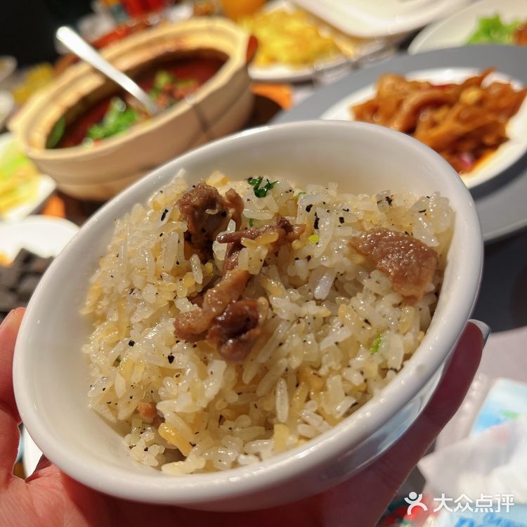 是在广州吃过最好吃的乳鸽，儿子很爱乳鸽，这次真的过瘾了