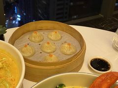 金华火腿灌汤蟹肉小笼包-富力丽思卡尔顿酒店·丽轩中餐厅