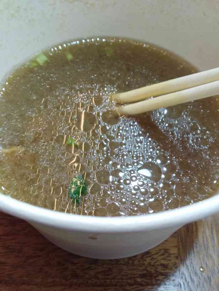 打分    /人 出差过来尝一下本地特色掺汤,一看其实就和我们那里的粉