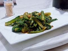 鲮鱼炒麦菜-鹅掂·大岭山烧鹅