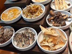 -菌自在·云南野生菌火锅(长安万达店)