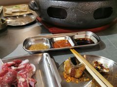 -围炉肉舍•炭烤活鳗•丹东海鲜烤肉(步行街店)