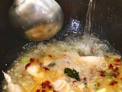 -丹水桥地锅鱼·翘嘴鲌·地方特色全鱼宴(丹江口大坝店)