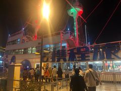 -黄浦江游览十六铺3号码头网红自助餐