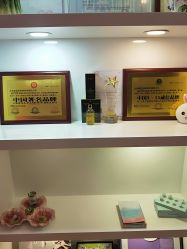 -晶奕空间专业脱毛连锁机构