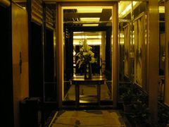 -武汉五月花大酒店(武昌火车站中南路地铁站店)