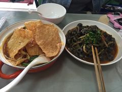-丽丽三鲜螺蛳粉(田林路店)