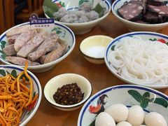 -刘姐啤酒鱼民族演艺餐厅(西街总店)