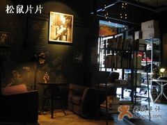 门口-等待戈多Waiting For Godot(交道口店)