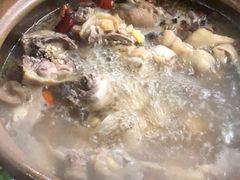 炭炉果鸡煲-威邵鸡煲(西华路总店)