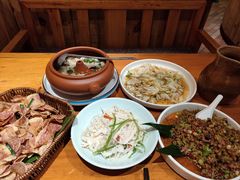 -老滇山寨•云南特色菜•地方菜•民族风情歌舞表演(金碧店)