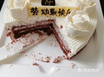 配上自制的拉花咖啡很棒的下午茶。一磅的也不会很小