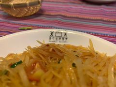 -香巴拉云南餐厅(华莱坞店)