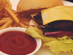 牦牛汉堡-玫瑰西餐厅.意面披萨.牛排咖啡