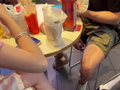-麦当劳(汉口火车站候车室店)