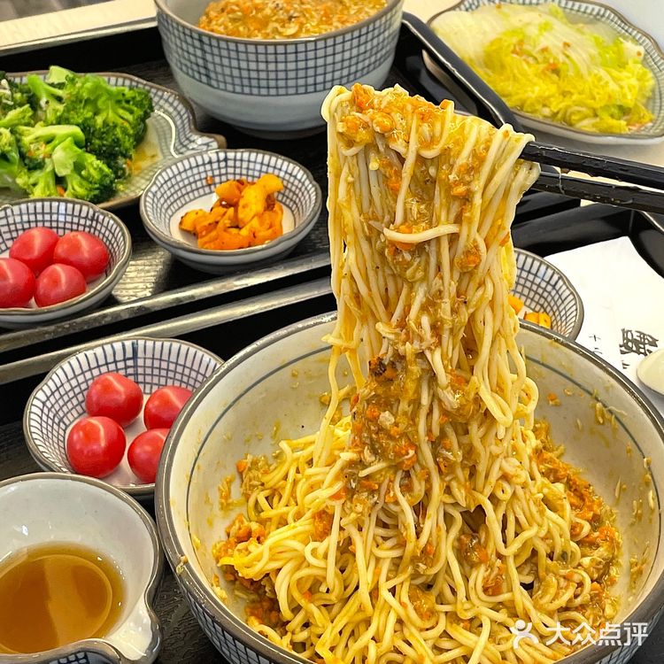 成都也有瀑布蟹黄面了🦀️!实惠好吃!!