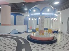 -蓝鲸奇亲子游泳俱乐部