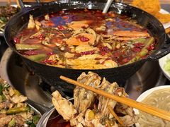 -鸿顺老铁锅美蛙鱼府(解放碑店)