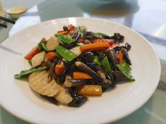 黑鸡枞菌炒田园三鲜-大师傅金奖啤酒鱼(西街老店)