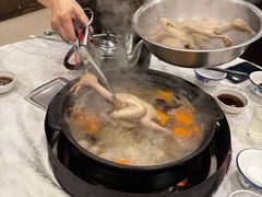 滋补养颜药缮乳鸽煲-时利和美食(东方广场店)