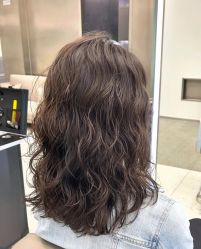 -变画·发型STUDIO