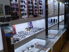 -广州宝岛眼镜武汉和光眼镜市场西区店