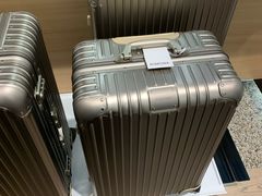 实物图-Rimowa(玛丽恩广场店)