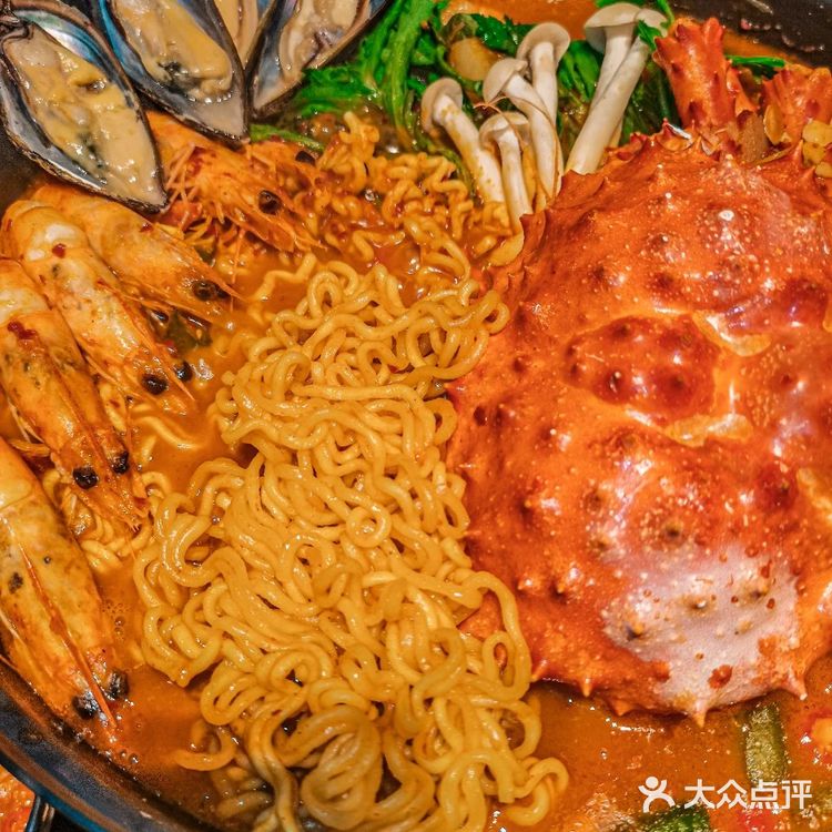 男朋友叫我来的店⚈₃⚈必须吃帝王蟹火锅安排！
